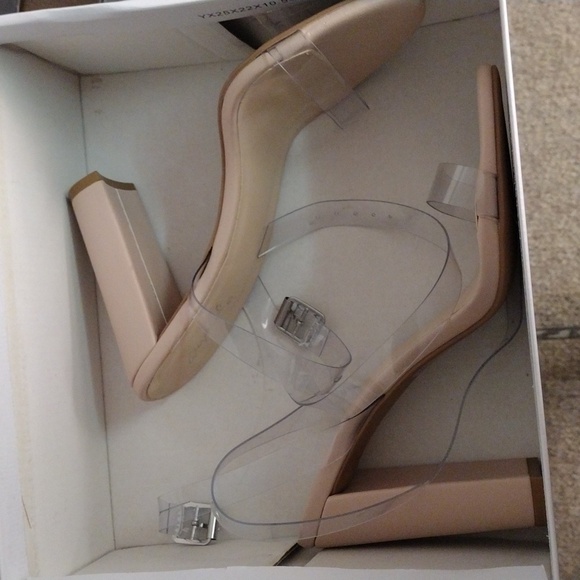 NIB Qupid Homecoming Clear strap heel size 6 - Picture 8 of 10